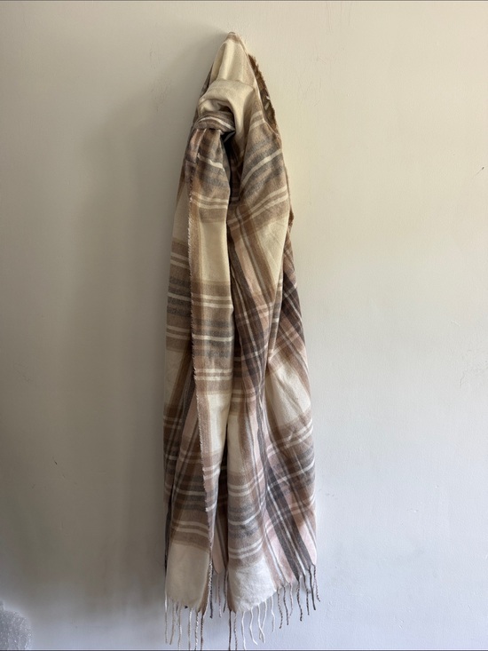 Nine West Accessories - Nine West NWT scarf/shawl